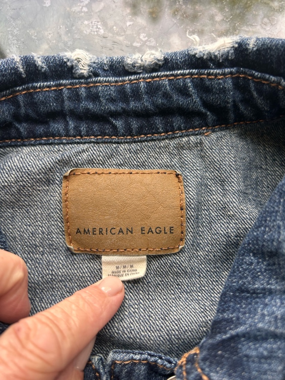 American Eagle 100% Cotton Distressed Jean Denim Jacket. Soft. Classic. SZ M - Picture 5 of 9